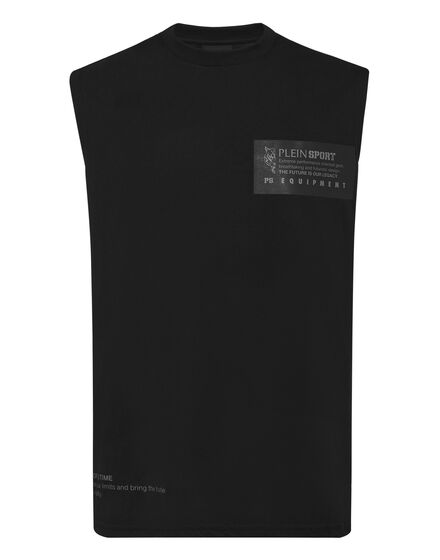 Sleeveless T-shirt